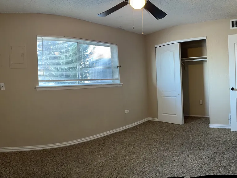 5527 Carousel Dr — Photo 19