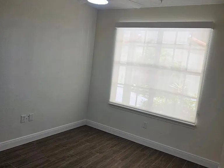 701 Mirror Lake Dr N #105 — Photo 13
