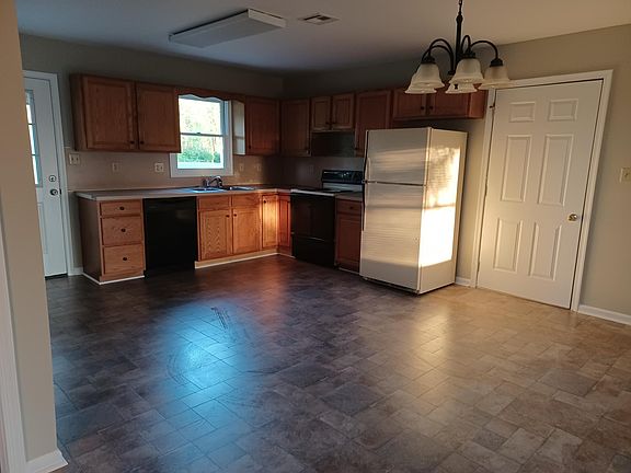 5th image of 14066 Timothy Dr