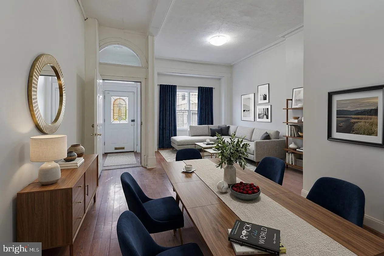 6 bed, 3.0 bath, 2400 sqft, $6,250 — Photo 1