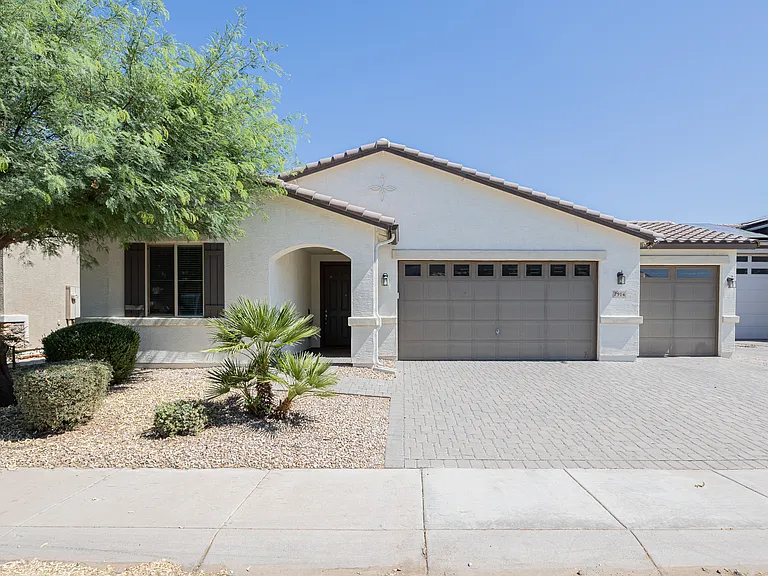 7914 W Pueblo Ave — Photo 2