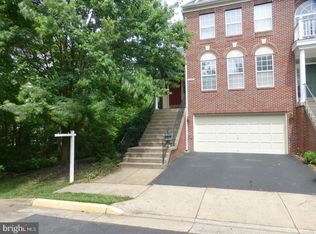 13222 Goose Pond Ln, Fairfax, VA 22033