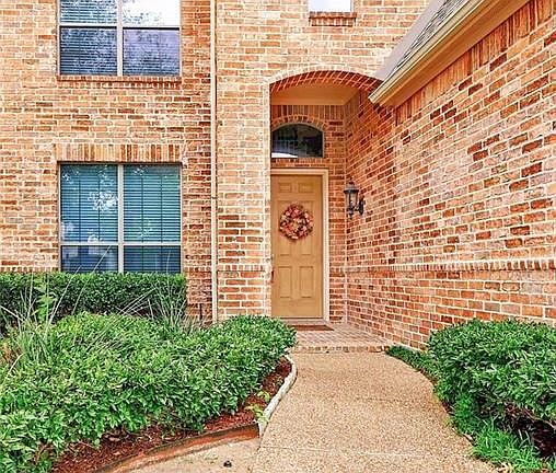 3rd image of 2618 Woodpark Dr