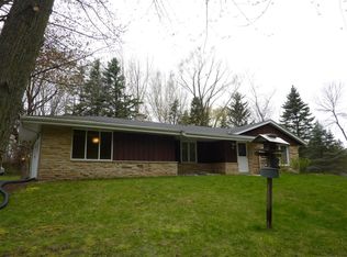 2834 Long Valley Rd, Richfield, WI 53076
