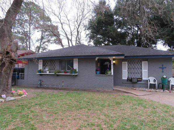 827 Marcolin St, Houston, TX 77088