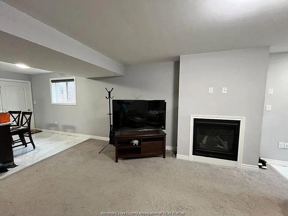 2 bed, $1,600 — Photo 2