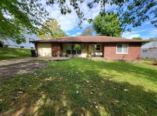 23 Lakewood Dr, Belleville, IL