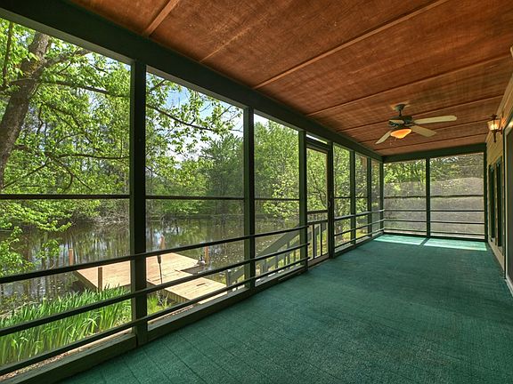 30th image of 111 Candlewood Ln