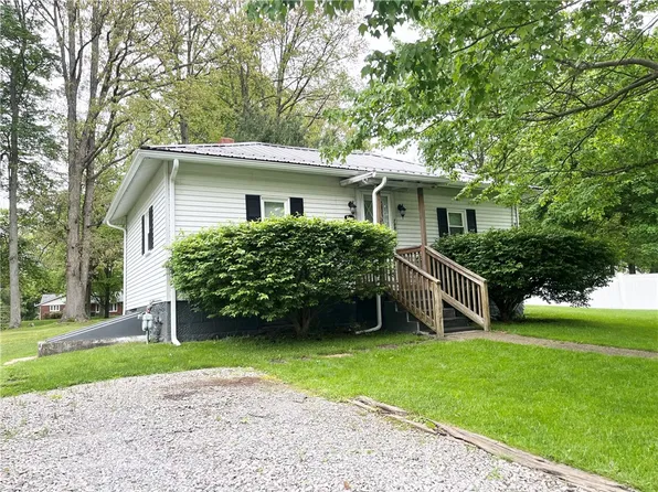 708 Stockton Ave, Grove City, PA 16127