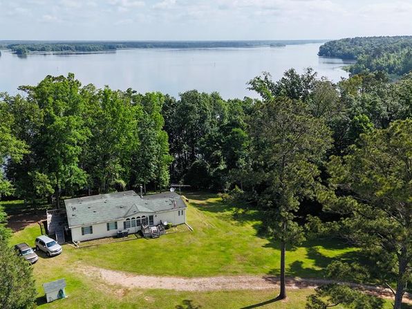469 Lakeshore Dr, Bainbridge, GA 39819