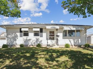 40 24th Ave SW, Cedar Rapids, IA 52404