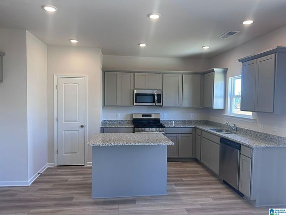 3rd image of 436 Springdale Trce