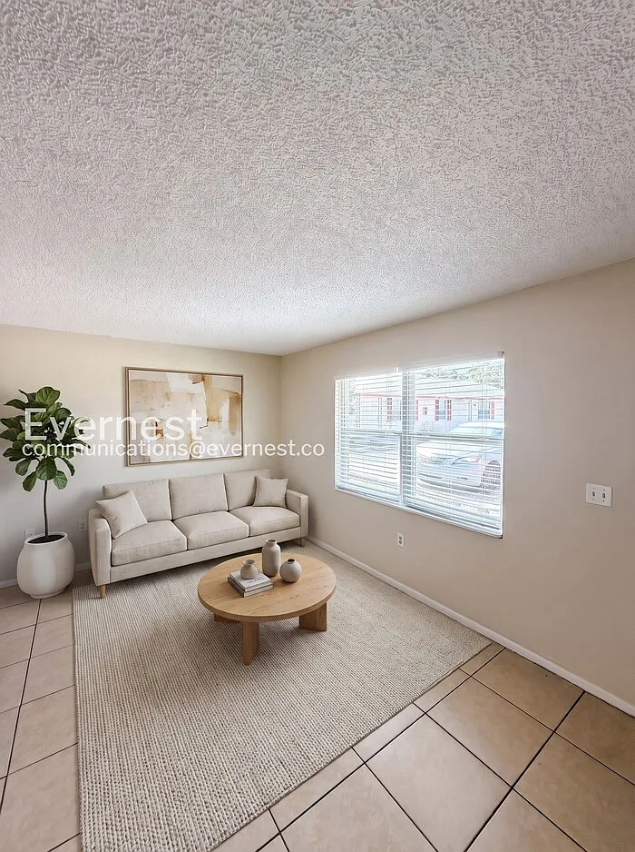 2 bed, 1.0 bath, 830 sqft, $1,095 — Photo 2