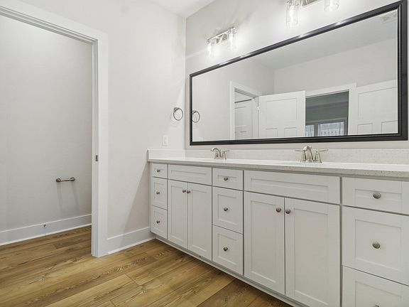 3rd image of 145 Windjammer Way