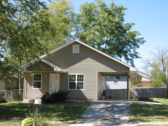 4th image of 1439 Wishart Pl