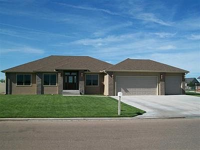 2nd image of 2243 Canterbury Ln