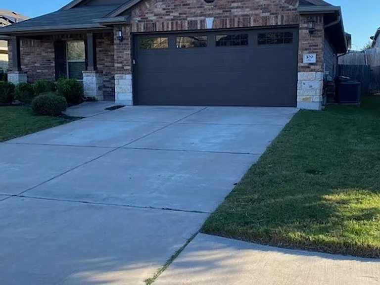 109 Palestine Cv — Photo 1