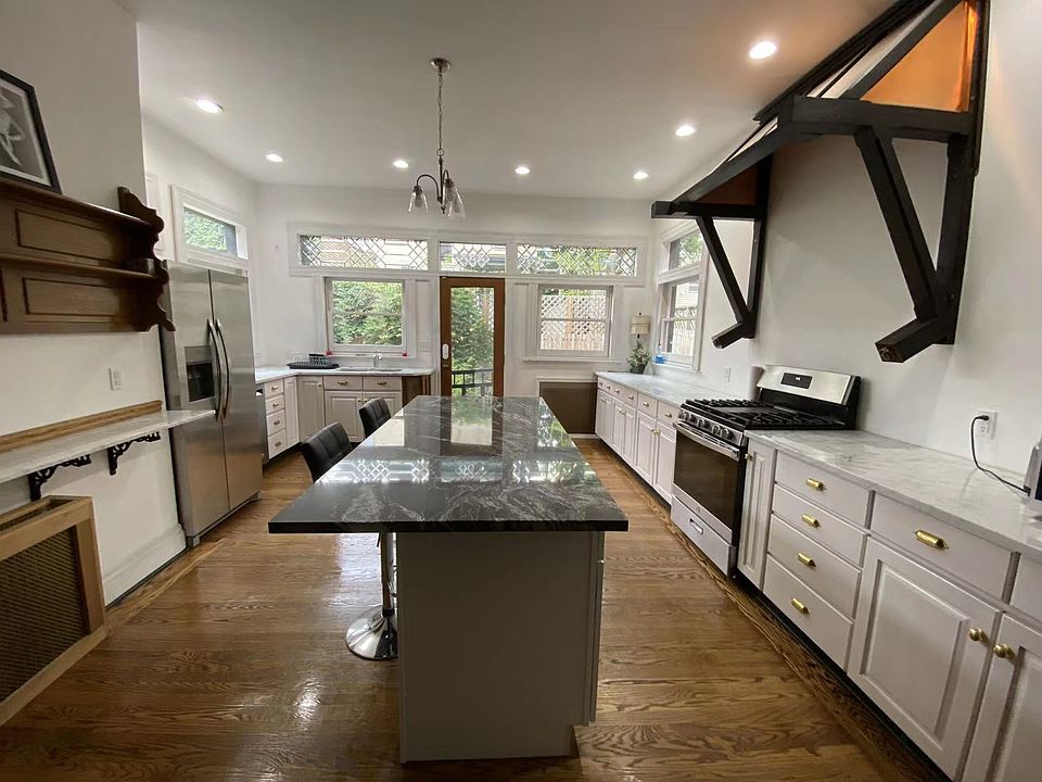 1st image of 150 Stratford Ave #1