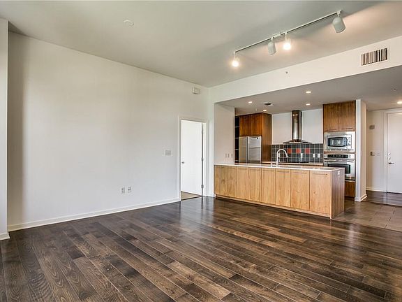 3rd image of 2323 N Houston St APT 516