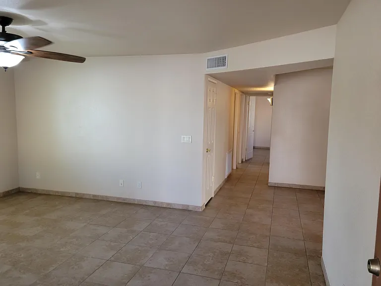 3949 Lunar Dr — Photo 14