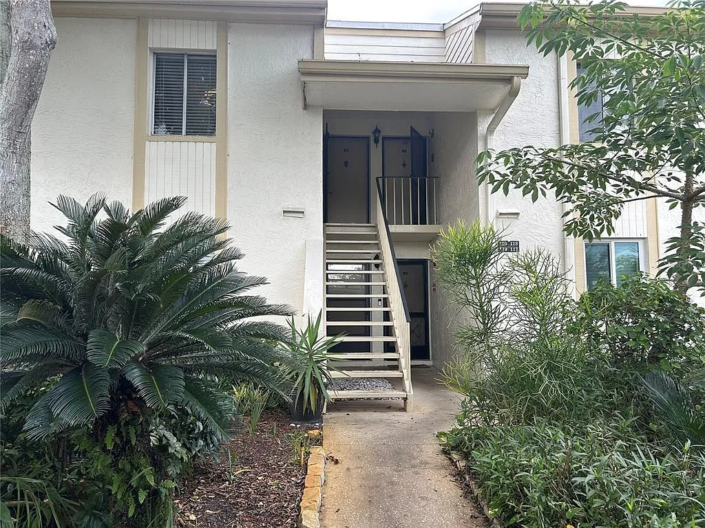 2 bed, 2.0 bath, 1054 sqft, $1,600 — Photo 2