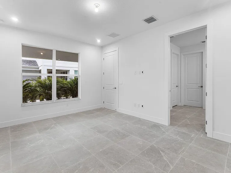 888 SW Newfield Pkwy — Photo 21