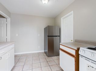 6028 NE Ainsworth St #D, Portland, OR 97218