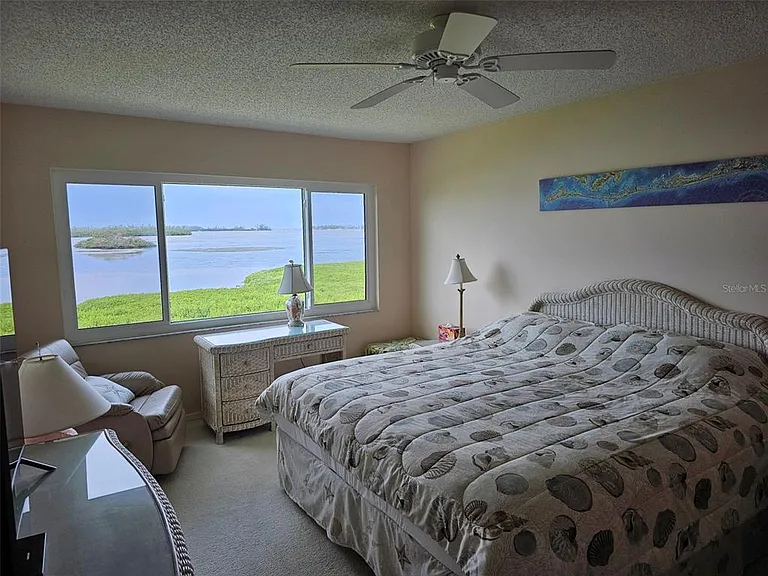 4765 Independence Dr — Photo 19
