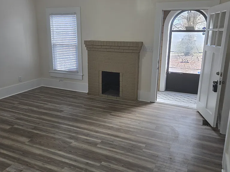 605 Valdese Ave #100 — Photo 4