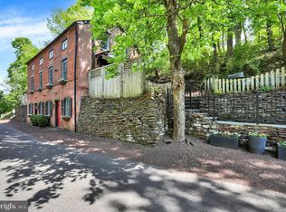 95 W Mechanic St, New Hope, PA 18938