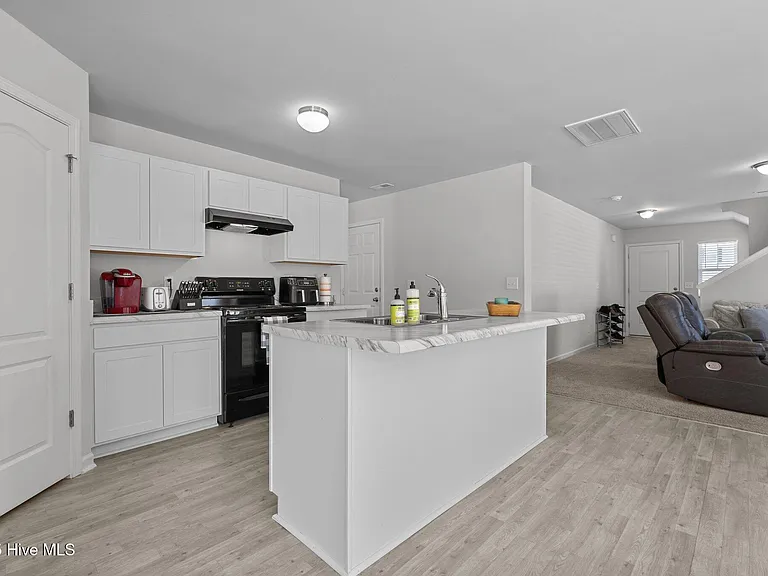 821 Conductor Ct — Photo 11