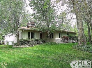 25987 Ridgewood Dr, Farmington Hills, MI 48336