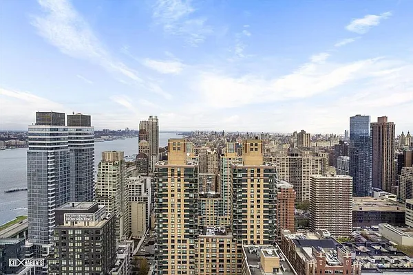 Rented by The Dermot Realty Management Company | media 10