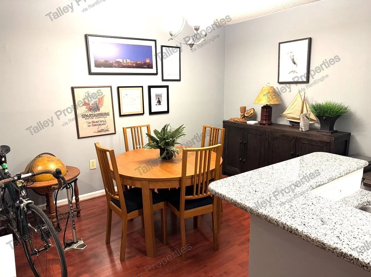 2 bed, 1.0 bath, 1000 sqft, $1,824 — Photo 4