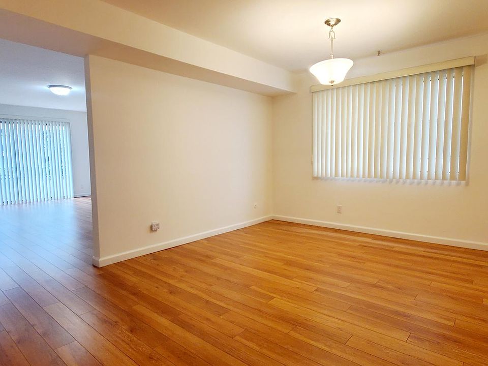 1st image of 5335 Yarmouth Ave APT 101