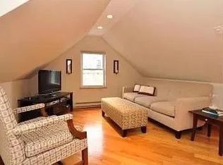 229 Hurley St #3, Cambridge, MA 02141