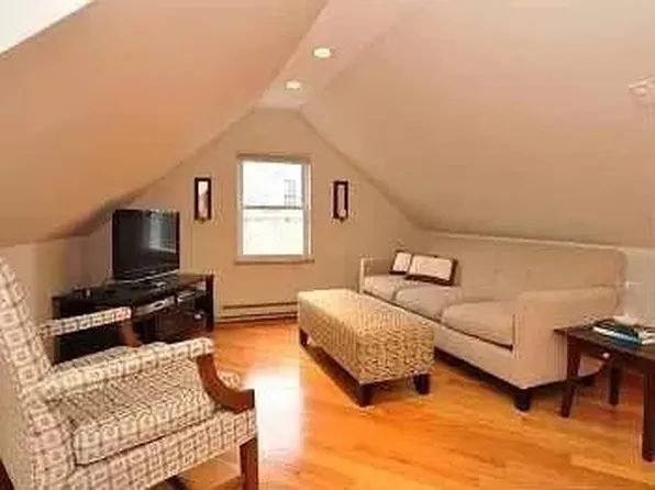 229 Hurley St #3, Cambridge, MA 02141