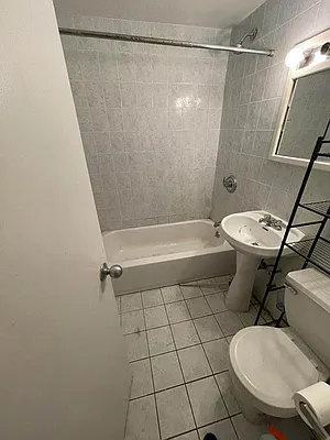 Rented by Giant Realty NY Corp | media 21