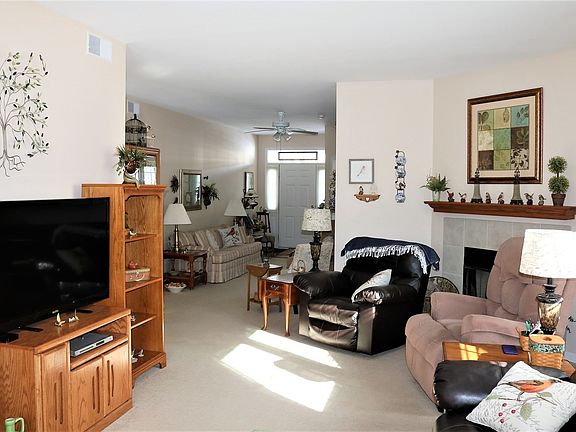 4th image of 1533 Reserve Ln