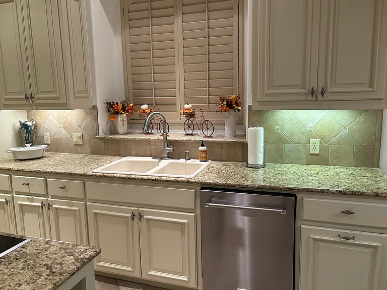 131 Westcourt Ln — Photo 9
