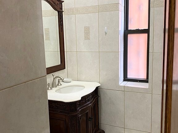 5th image of 25-22 38th St #1A