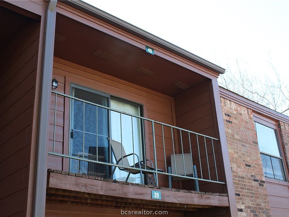 1st image of 904 University Dr #40