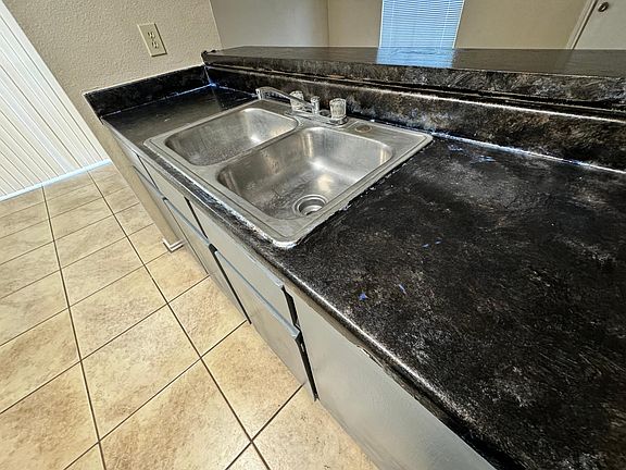 5th image of 5213 Meadow Fld APT 1