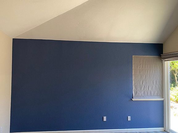 3rd image of 370 Bridgeside Cir