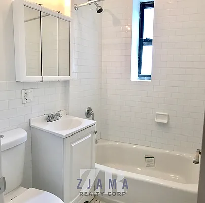 Rented by Zjama Realty Corp | media 6