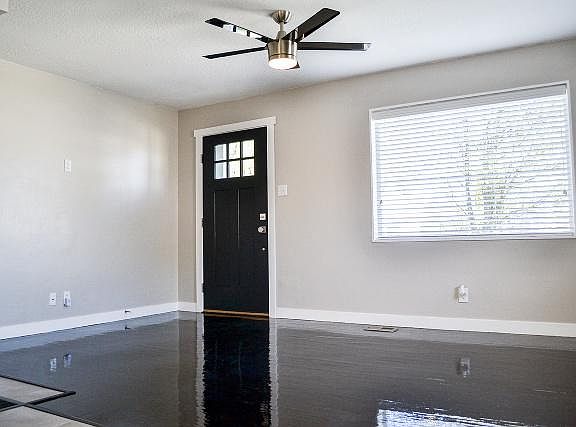 5th image of 326 E Leslie Ave