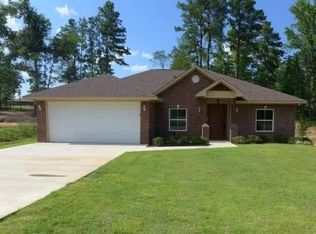 439 Spokane St, Gladewater, TX 75647