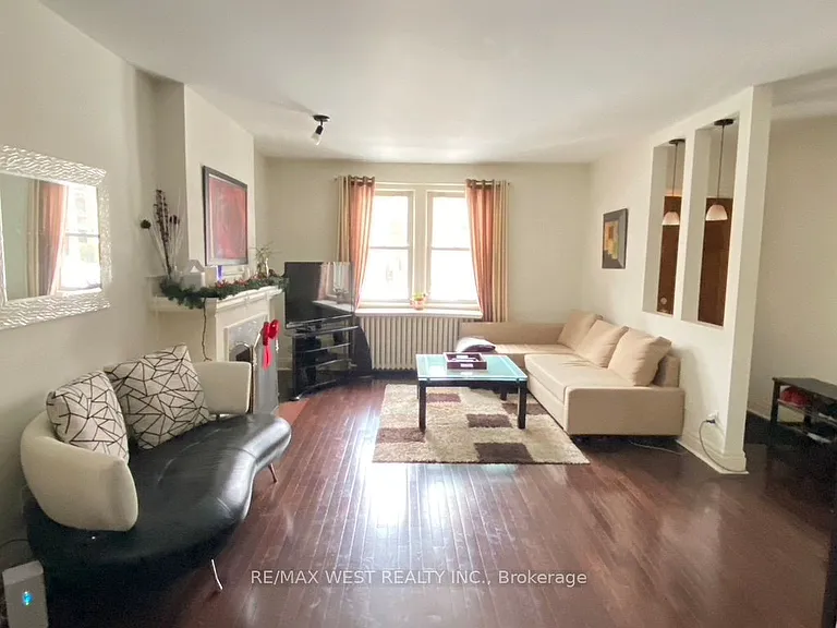 305 Saint Clair Ave E #MAIN FLOOR — Photo 1