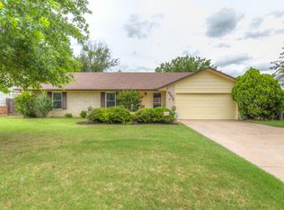 8935 E 16th Pl, Tulsa, OK 74112