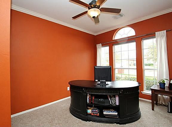 4th image of 2615 Timberline Dr